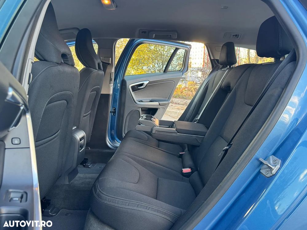 Volvo V60 D2 Geartronic Powershift Momentum - 29