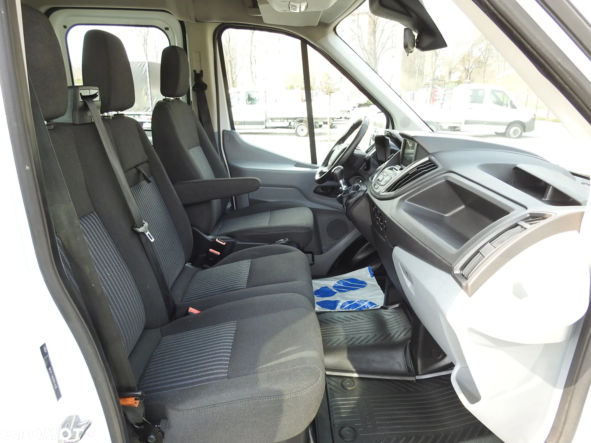 Ford TRANSIT  WYWROTKA PODWÓJNA KABINA DOKA 7 MIEJSC TEMPOMAT LEDY BLIŹNIACZE KOŁA KLIMATYZACJA 130KM [ E38372 ] - 37