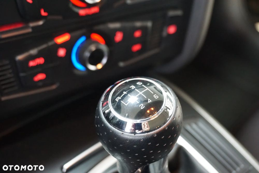 Audi A4 Avant 2.0 TDI DPF Ambiente - 28