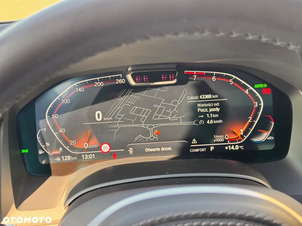 BMW Seria 8 840i xDrive - 22