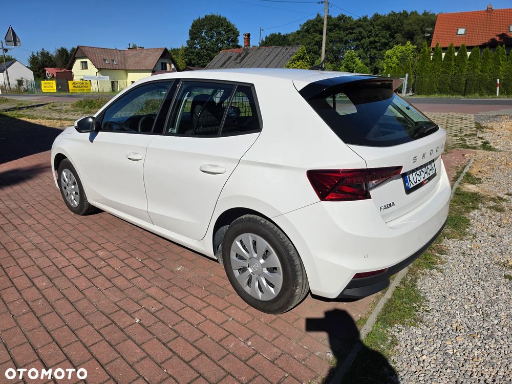 Skoda Fabia 1.0 Essence - 16
