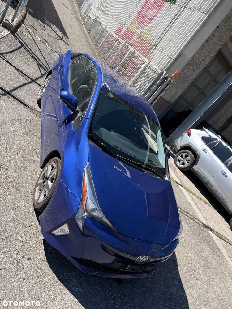 Toyota Prius Hybrid - 12