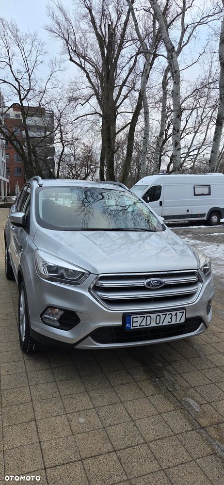 Ford Kuga 1.5 EcoBoost 2x4 Titanium - 2