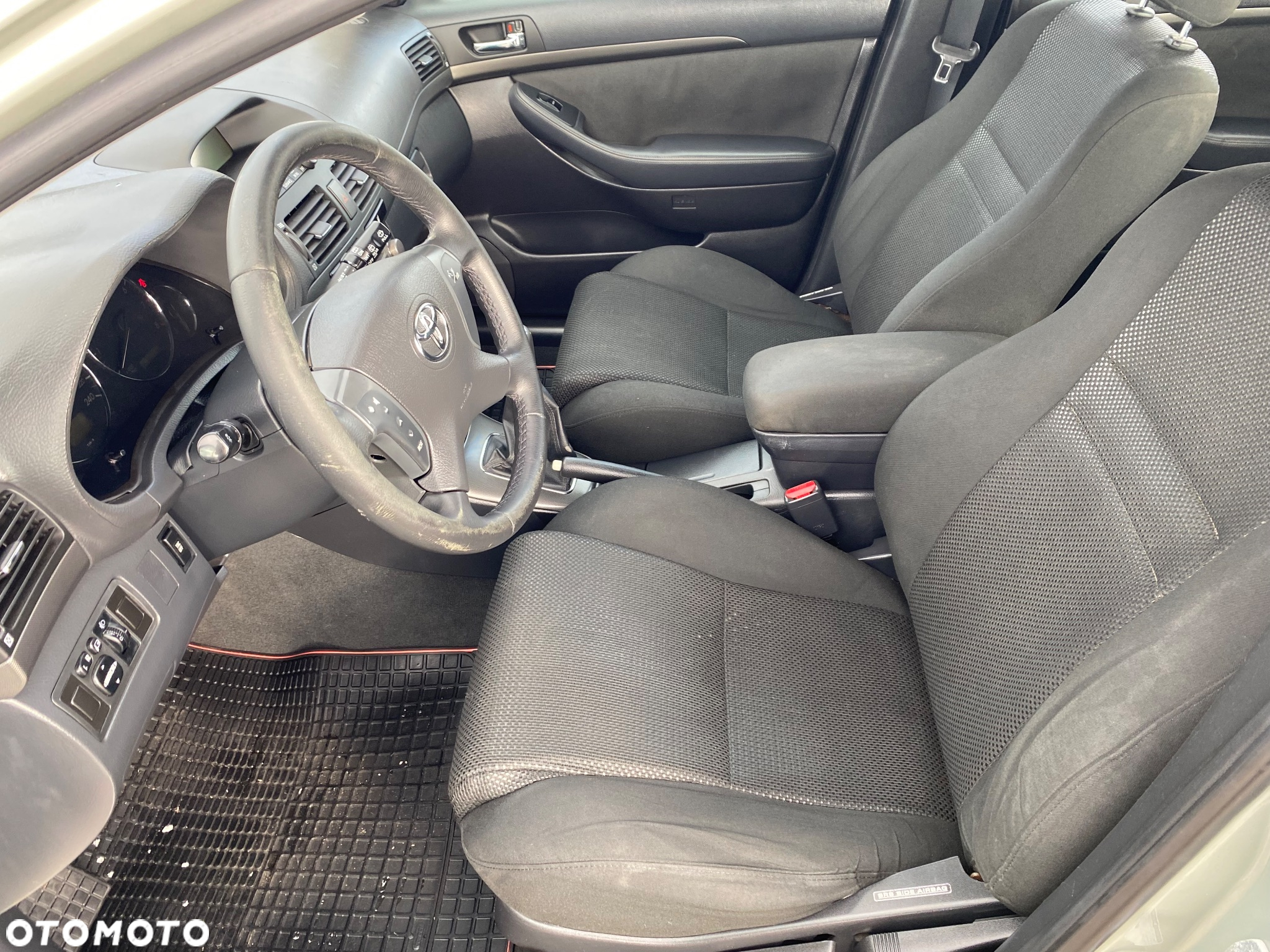 Toyota Avensis 2.0 VVT-i Combi Sol - 29