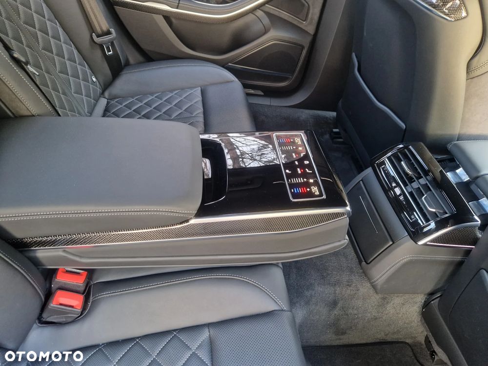 Audi S8 - 16