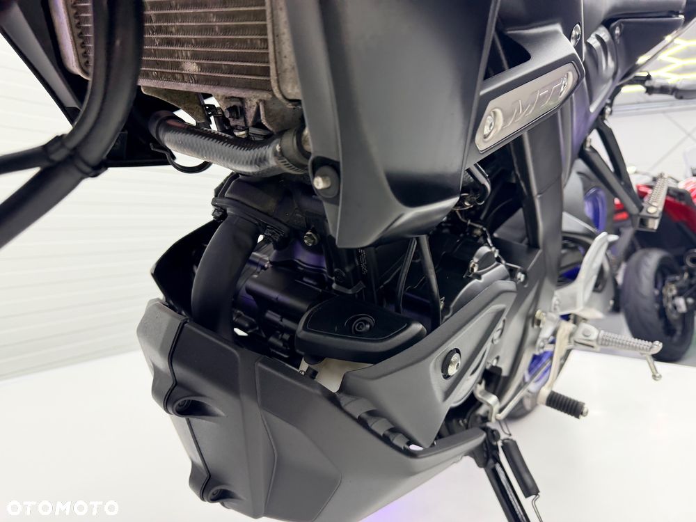 Yamaha MT - 17