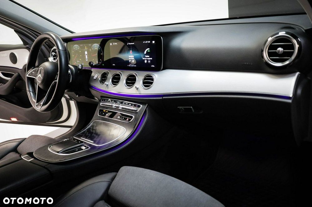 Mercedes-Benz Klasa E 220 d 4-Matic AMG - 22