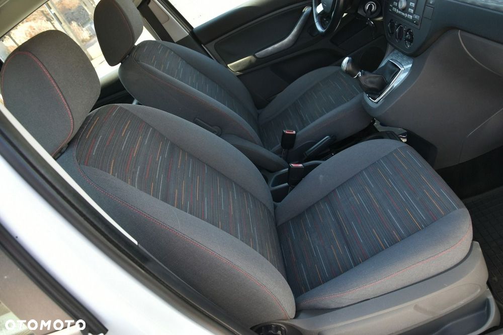 Ford C-MAX - 23