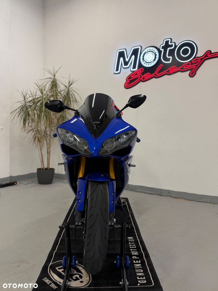 Yamaha R1 - 6