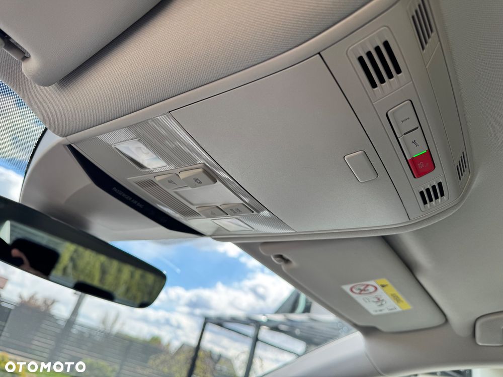 Volkswagen Passat 2.0 TDI EVO Elegance DSG - 24