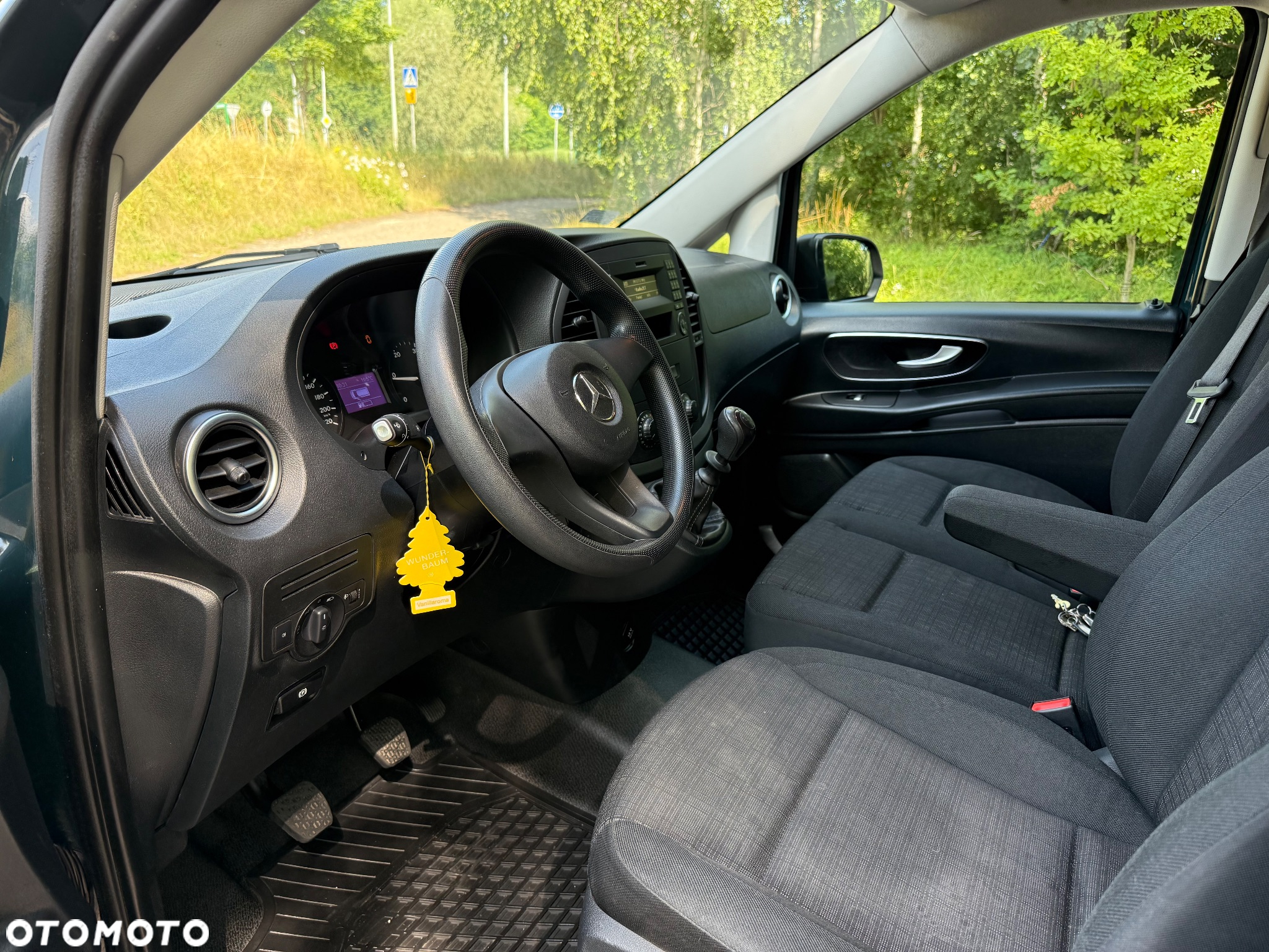 Mercedes-Benz Vito - 21