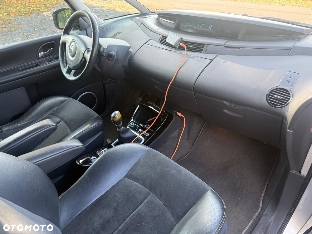 Renault Espace 2.0 dCi Initiale - 9