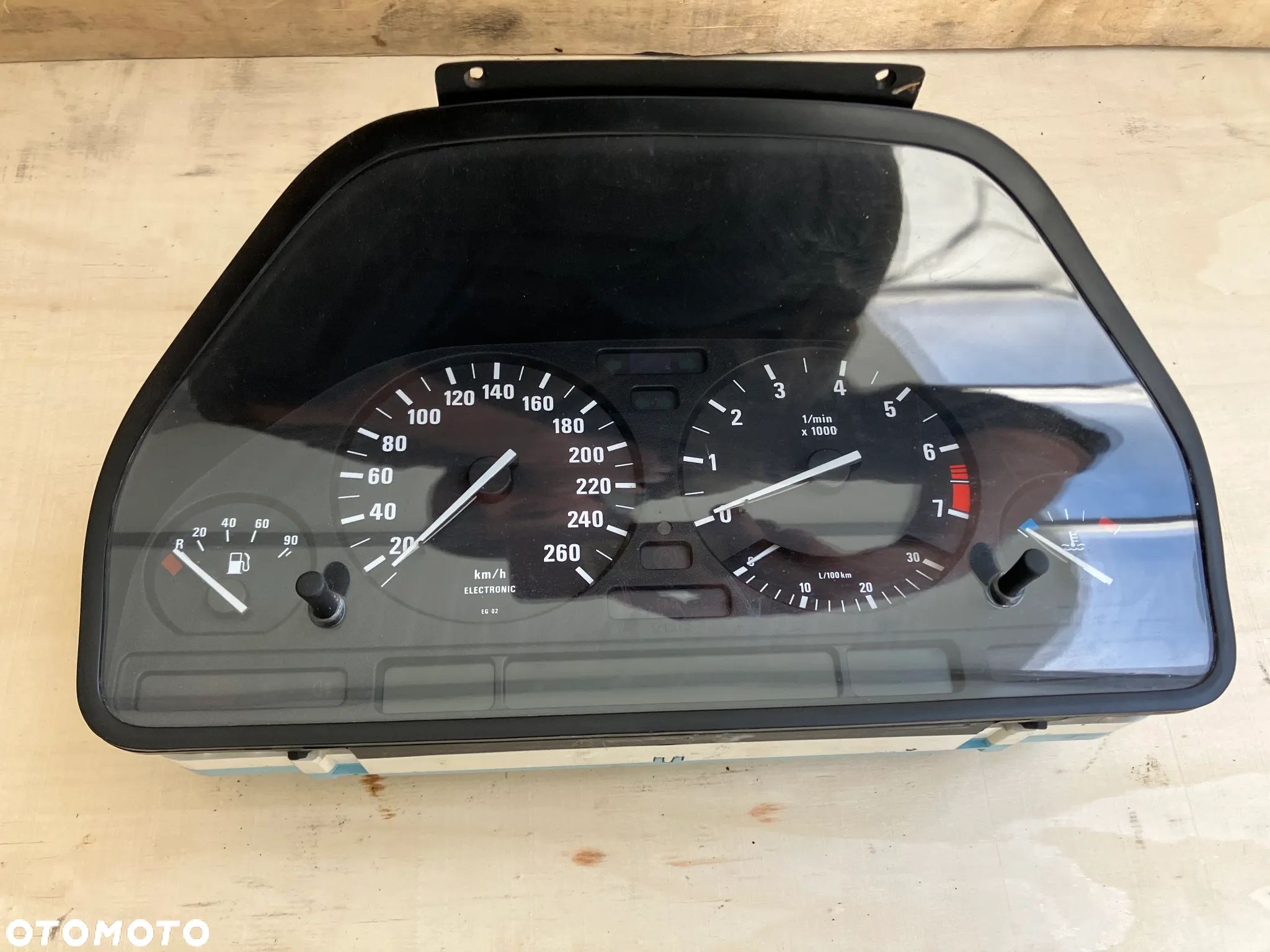 LICZNIK BMW E32 V8 M60 AUTOMAT 3.0 4.0 B30 B40 ZEGARY 8359217 - 1