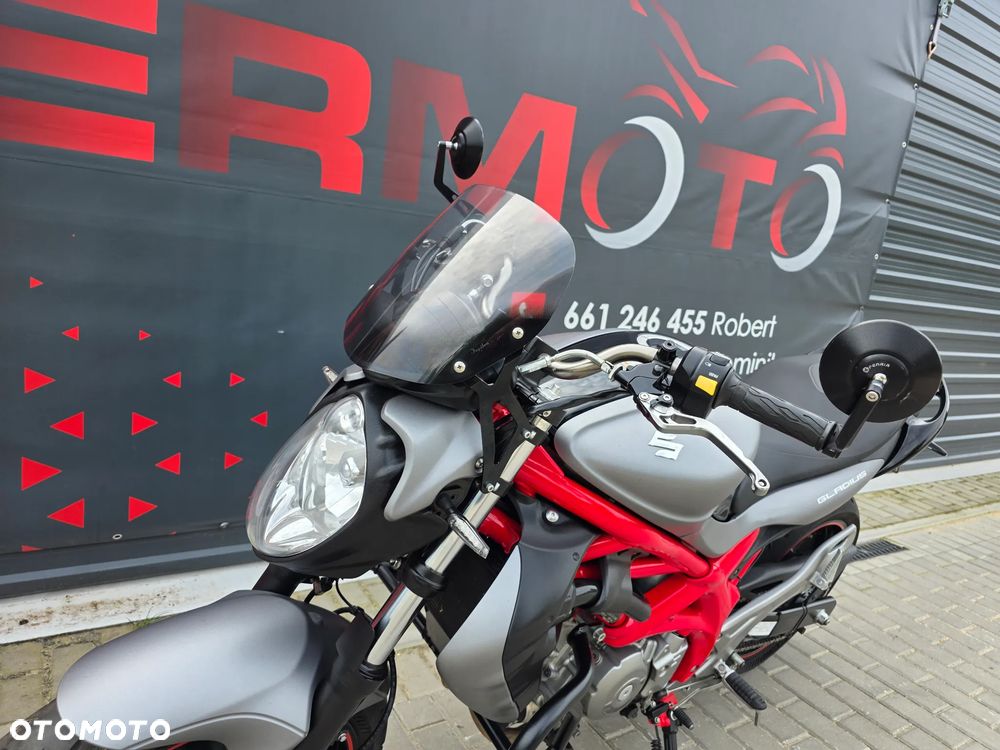 Suzuki Gladius - 12