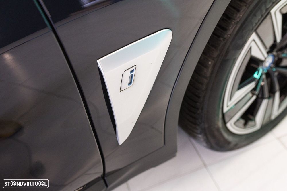 BMW iX3 Inspiring - 12