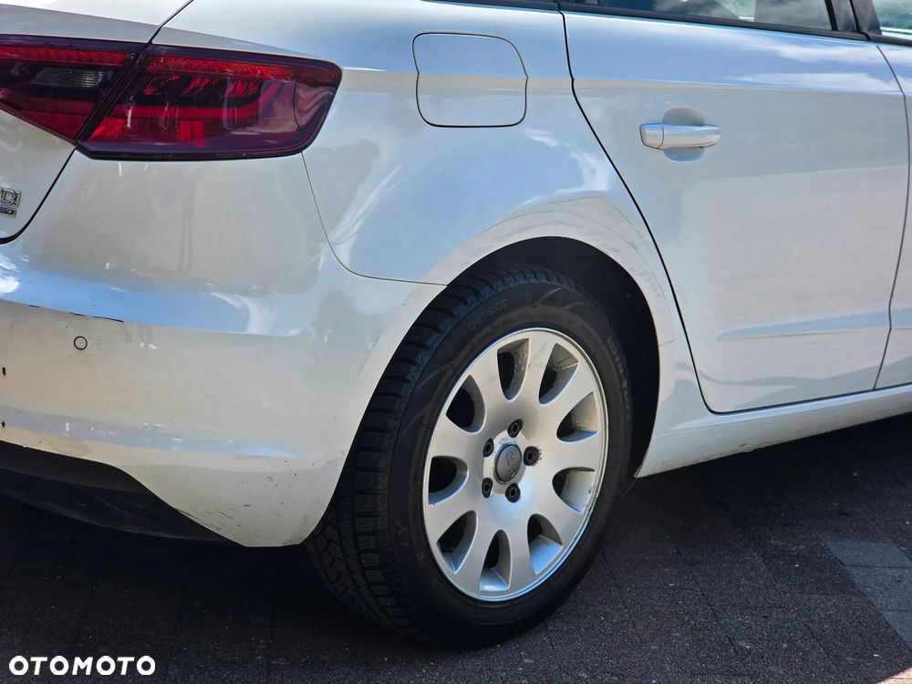 Audi A3 Sportback 2.0 TDI quattro Ambiente - 8
