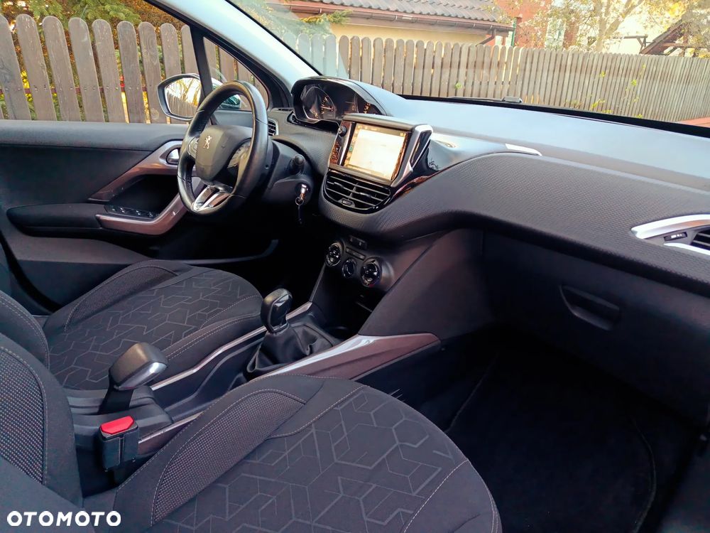 Peugeot 2008 - 8