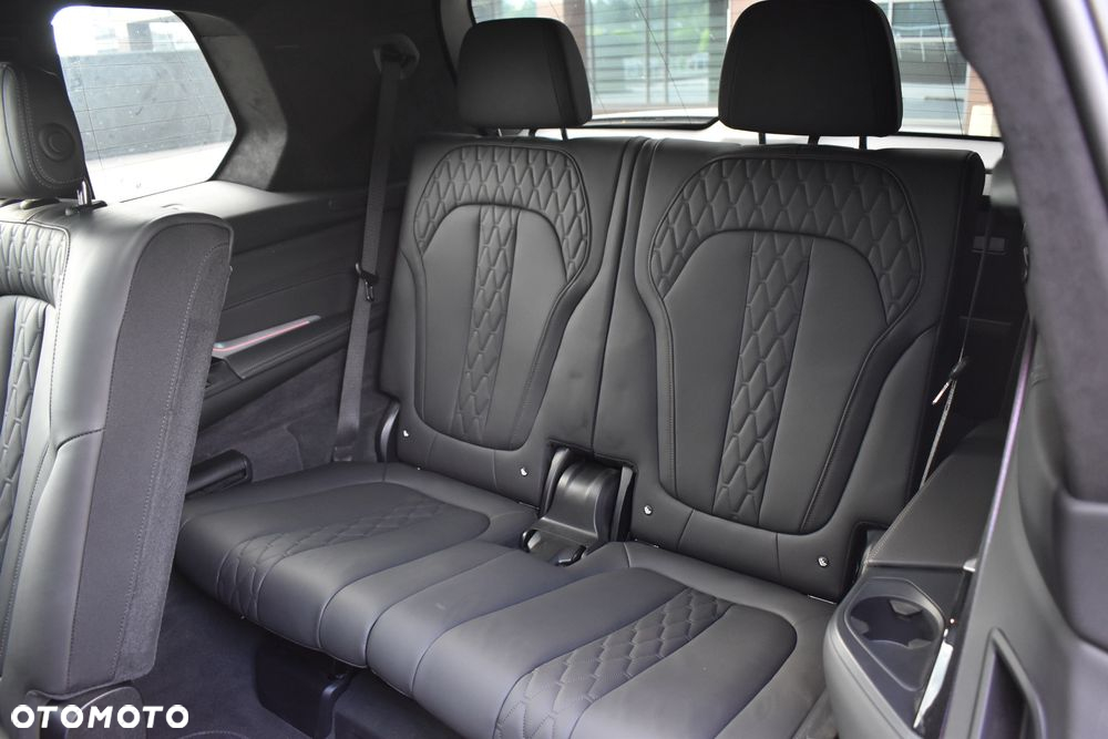 BMW X7 M50i sport - 8