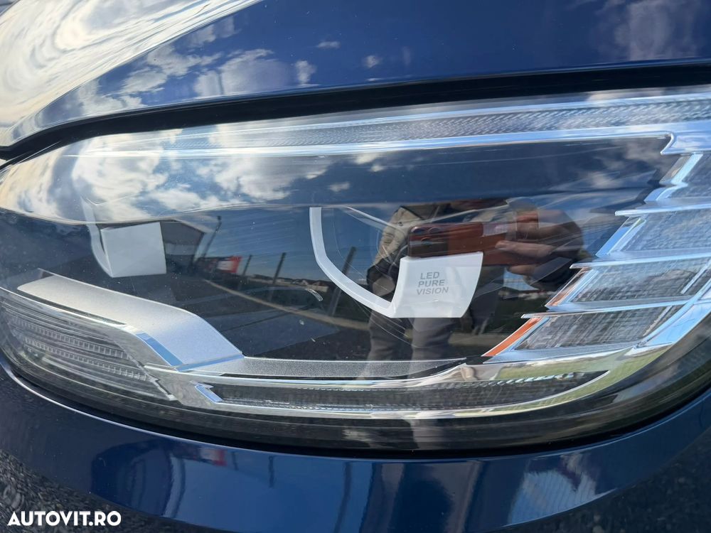 Renault Grand Scenic - 16