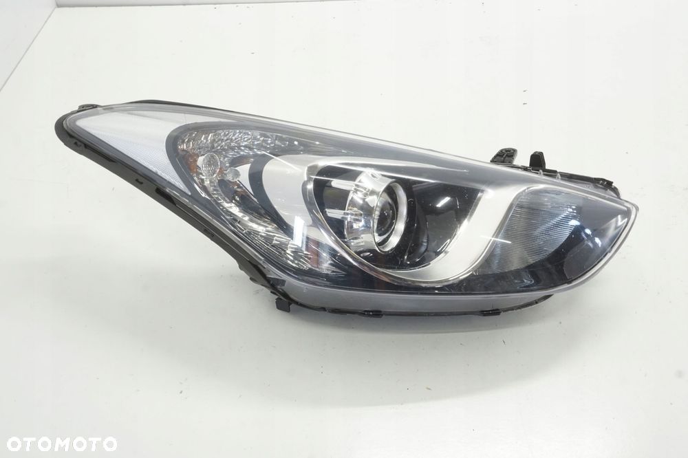 HYUNDAI I30 II 12R LAMPA PRAWY PRZÓD ANGLIK UK - 1