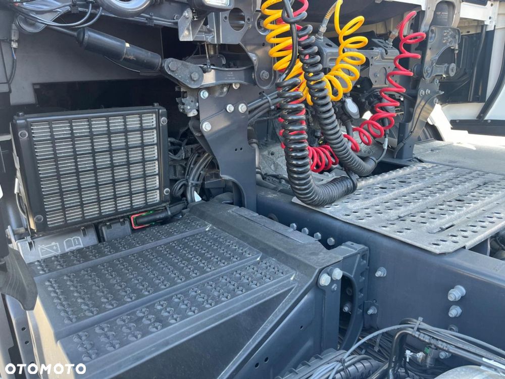 Scania S 500 A4x2NA Zawieszenie tył 4 poduszki - 14