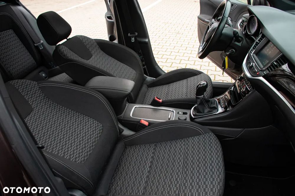 Opel Astra 1.4 Turbo Innovation - 24