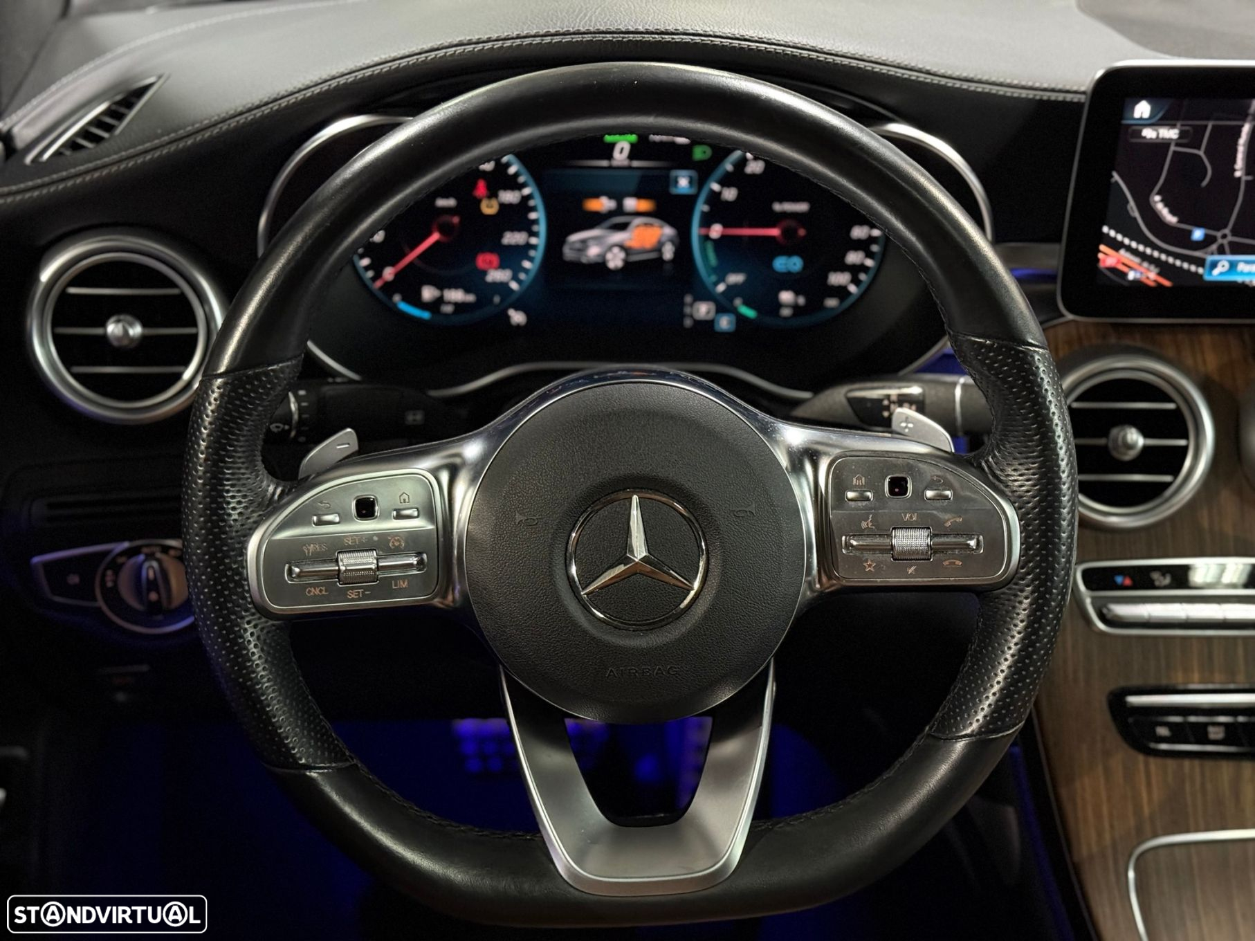 Mercedes-Benz GLC 300 - 21