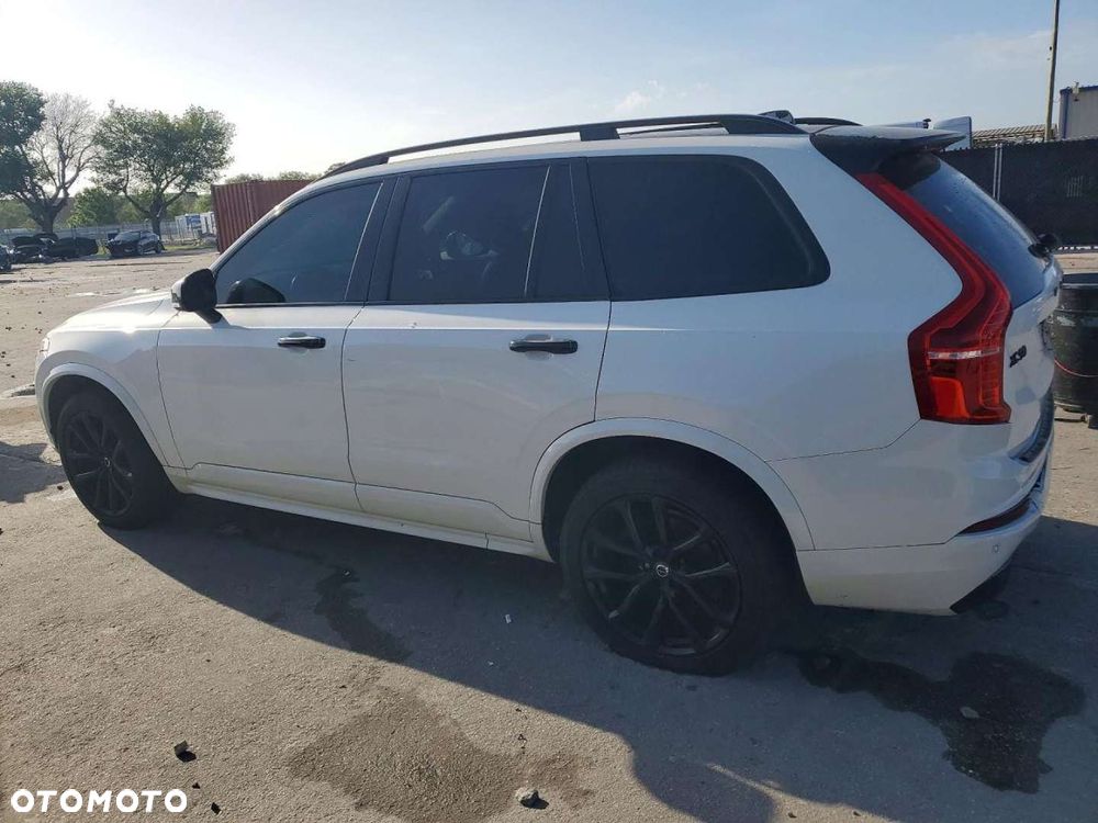 Volvo XC 90 - 4