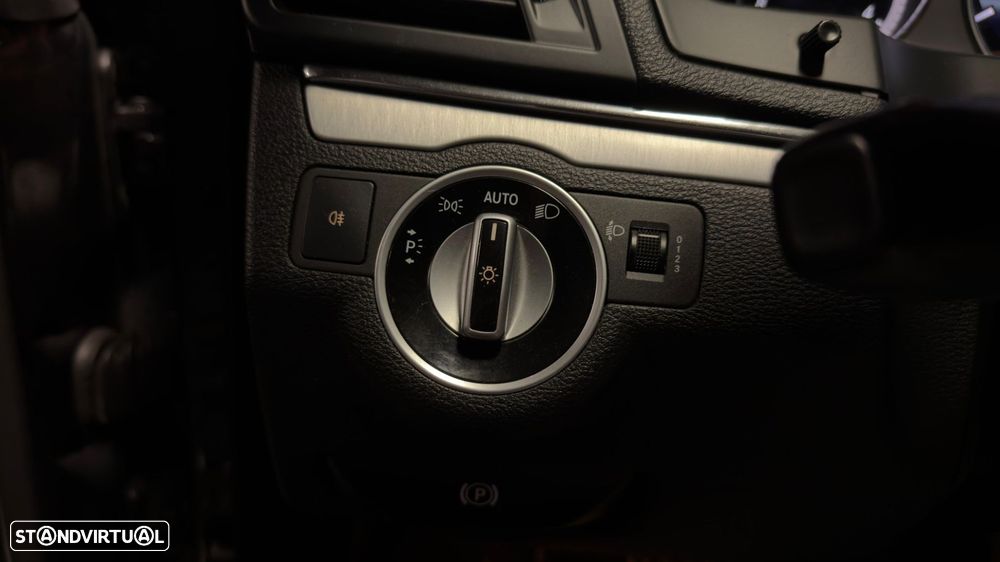 Mercedes-Benz E 200 CGI BlueEFFICIENCY Auto Avantgarde - 16