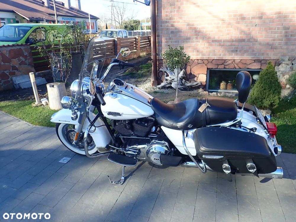 Harley-Davidson Touring Road King - 2