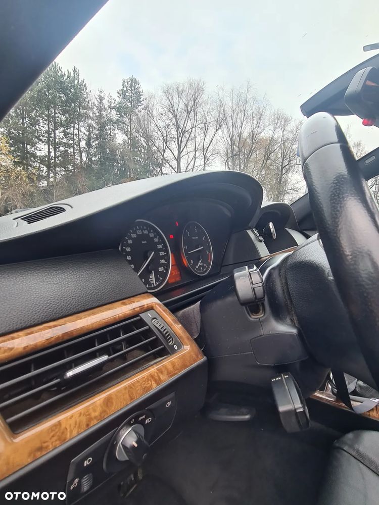 BMW Seria 5 525d xDrive Edition Sport - 17