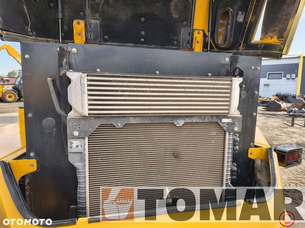 JCB 9FT  wozidło 9 ton nowe opony - 13