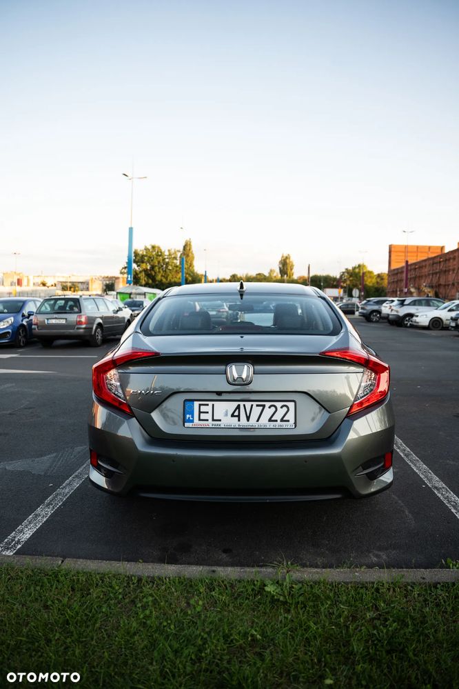 Honda Civic 1.5 i-VTEC Turbo CVT Executive - 4