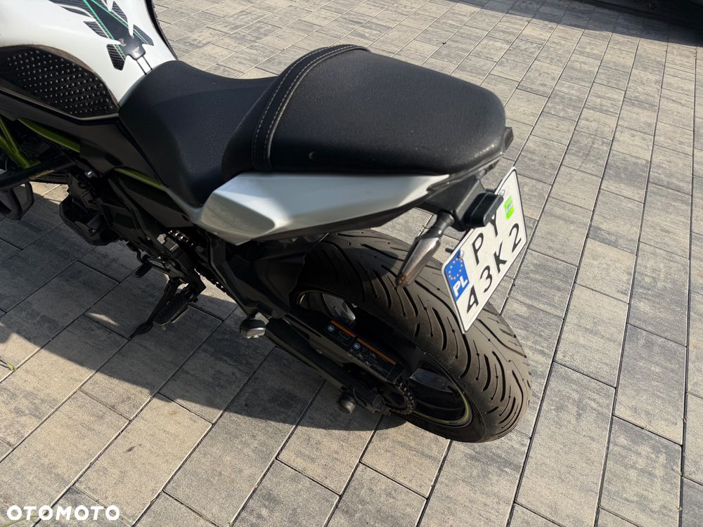 Kawasaki ER - 7
