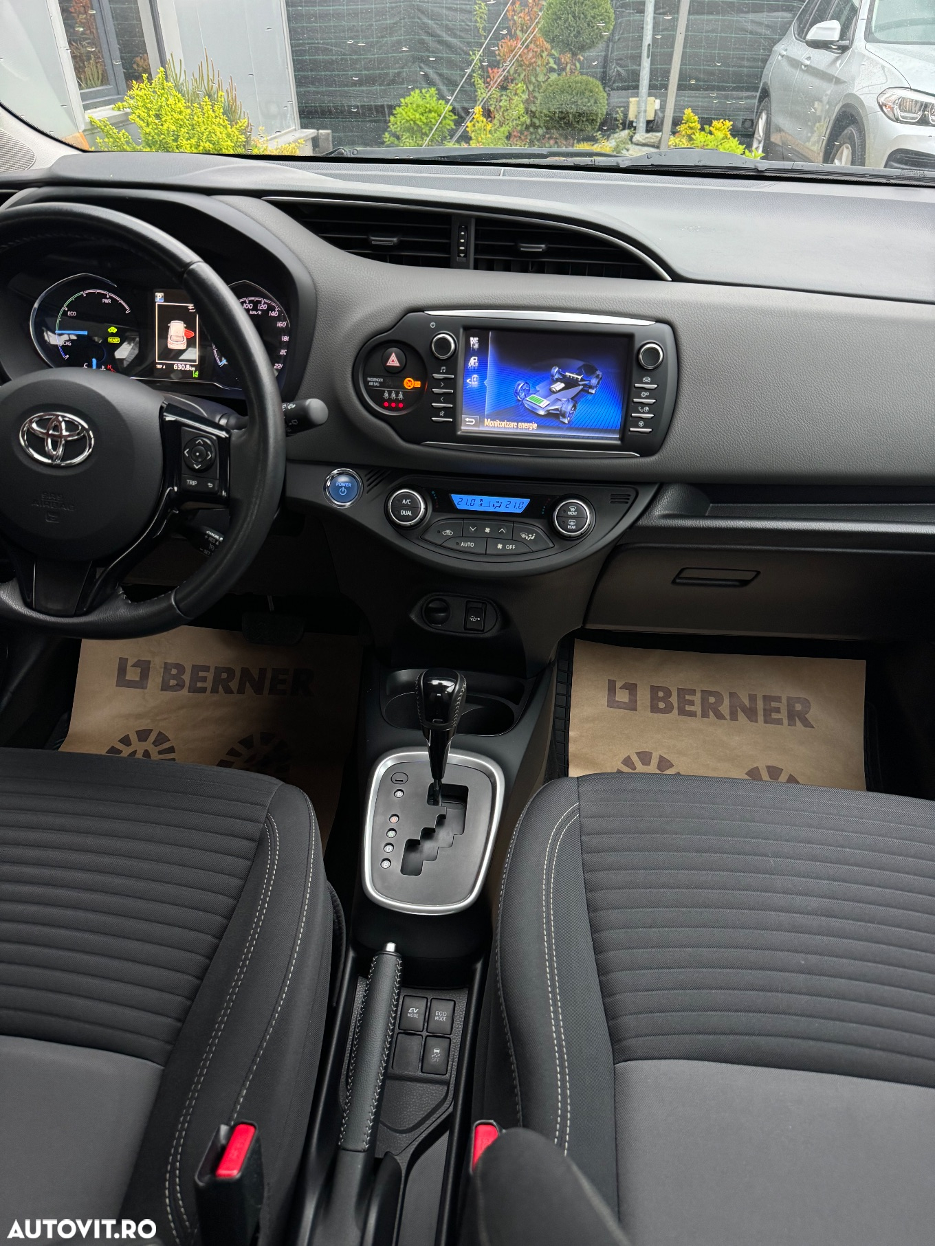 Toyota Yaris 1.5 VVT-i HSD Terra - 13