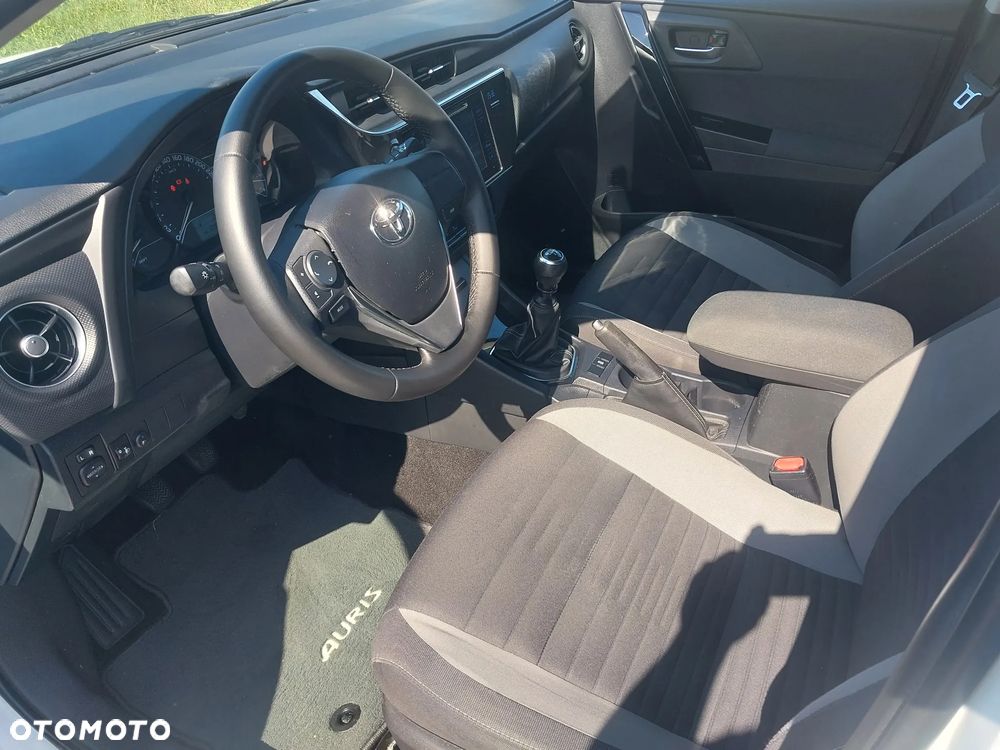 Toyota Auris 1.33 VVT-i Premium - 10