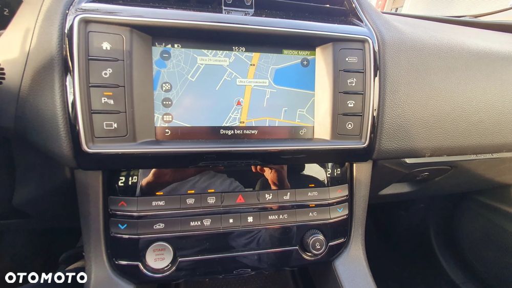 Jaguar F-Pace 2.0 i4D AWD Prestige - 29
