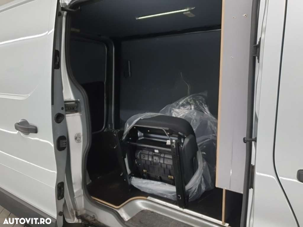 Opel Vivaro - 9