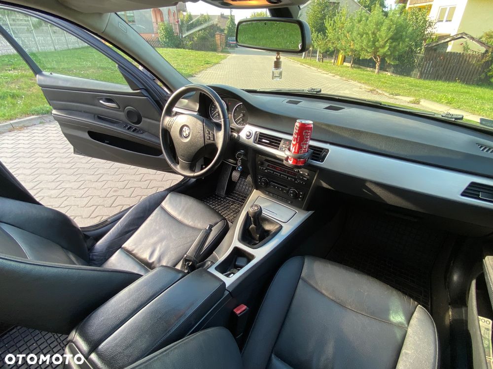 BMW Seria 3 320i - 14