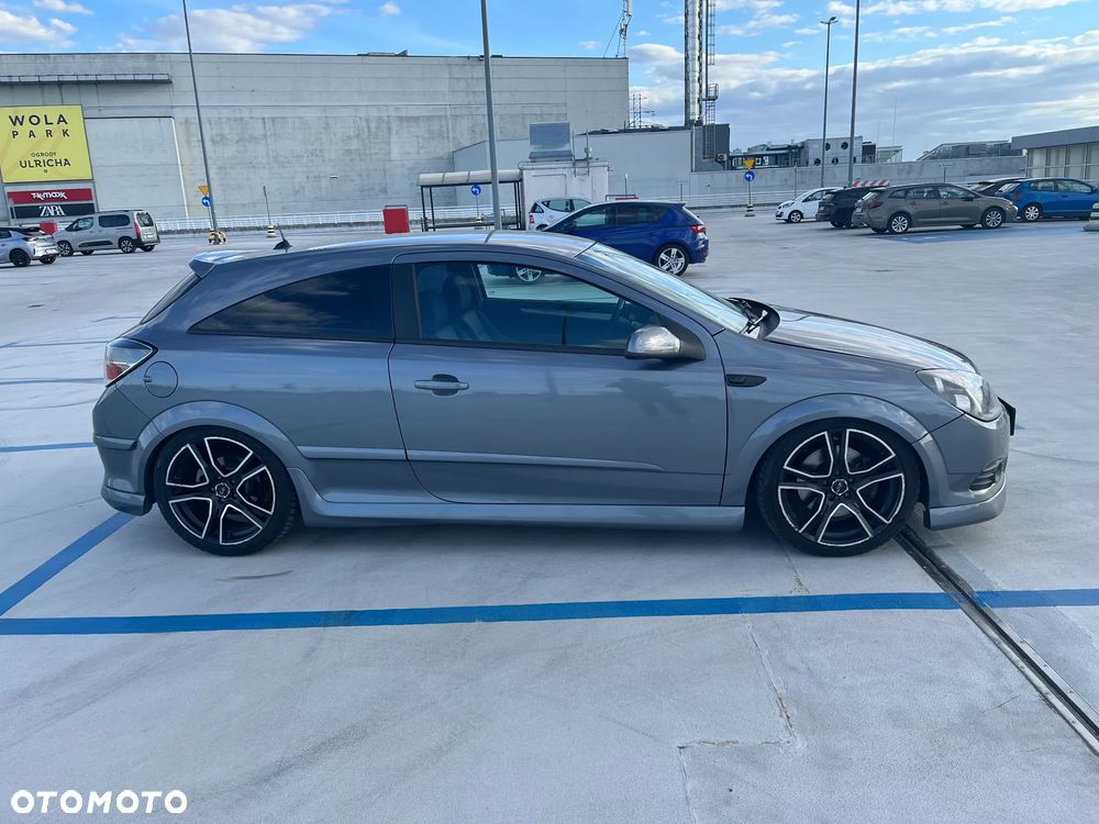 Opel Astra 2.0 T Cosmo - 3