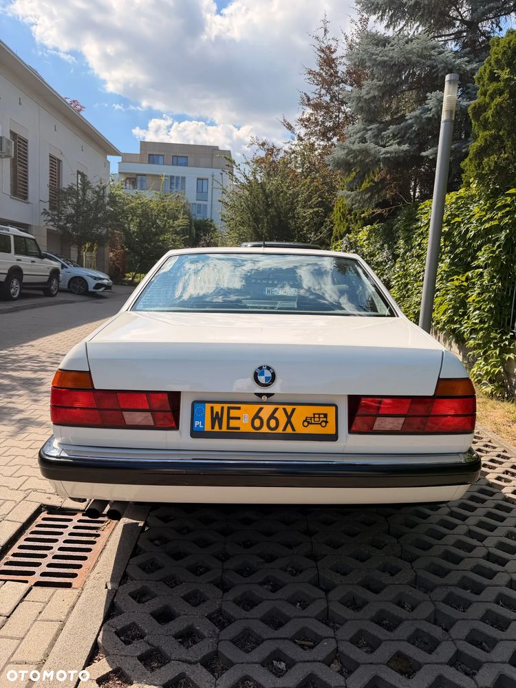 BMW Seria 7 - 32