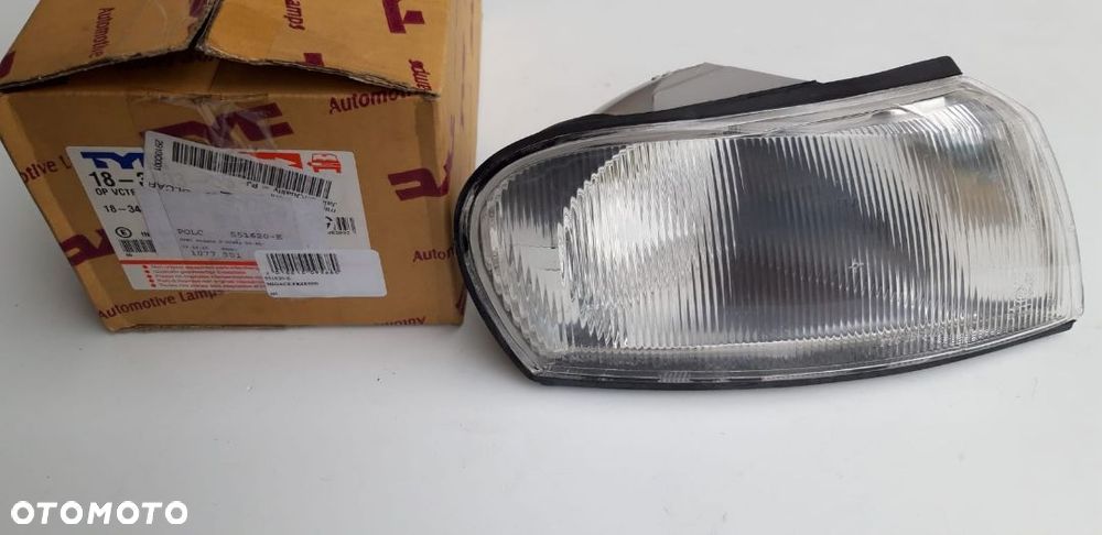 MIGACZ kierunkowskaz  PRZEDNI prawy biały  Opel Vectra b 95-98 551620-E,1226068,1226154,122668 - 1