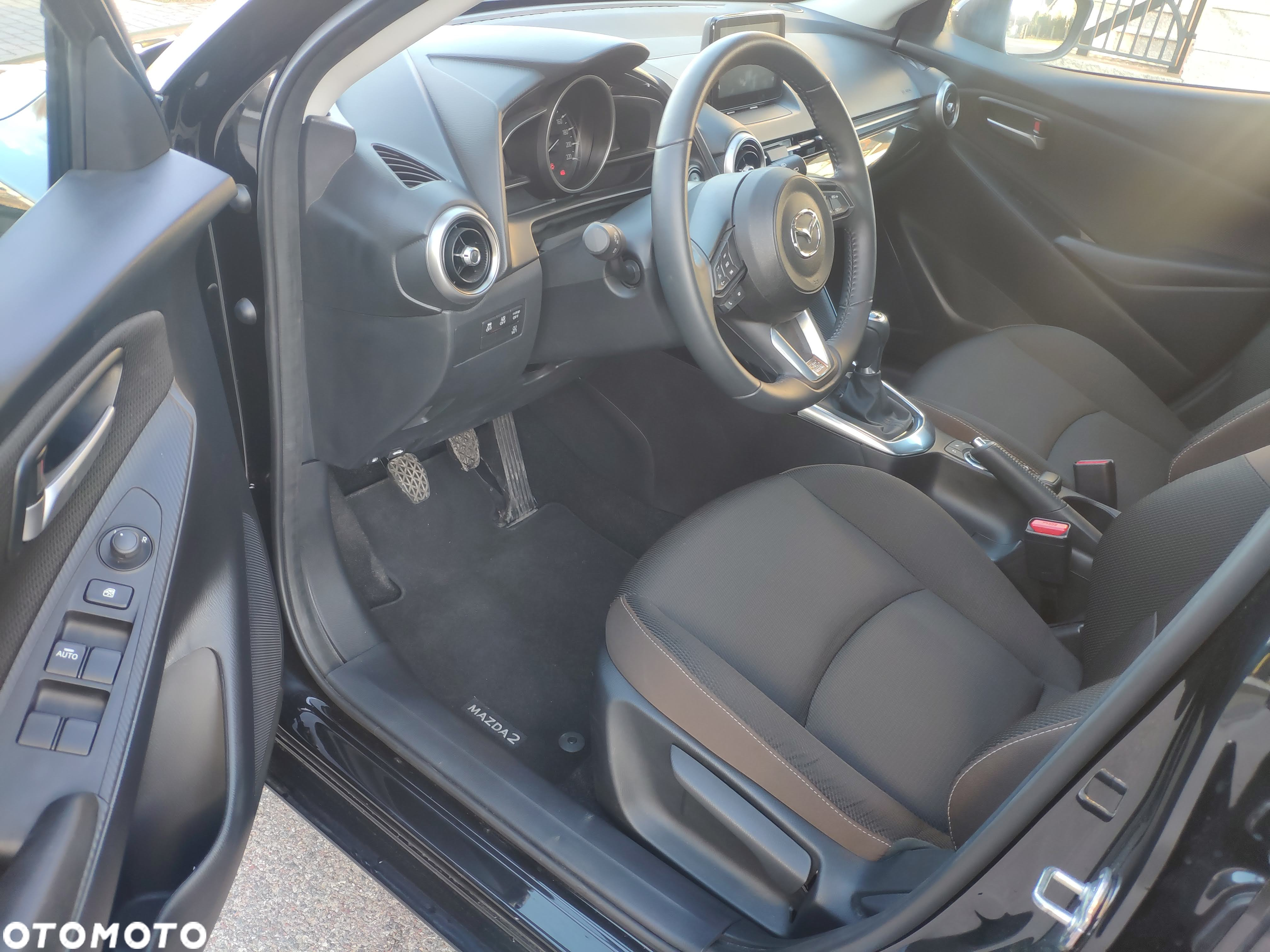 Mazda 2 - 10