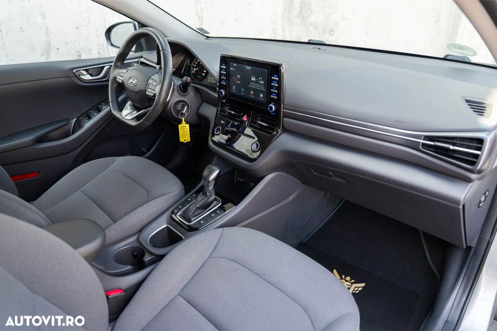 Hyundai IONIQ 1.6 GDI Premium - 8