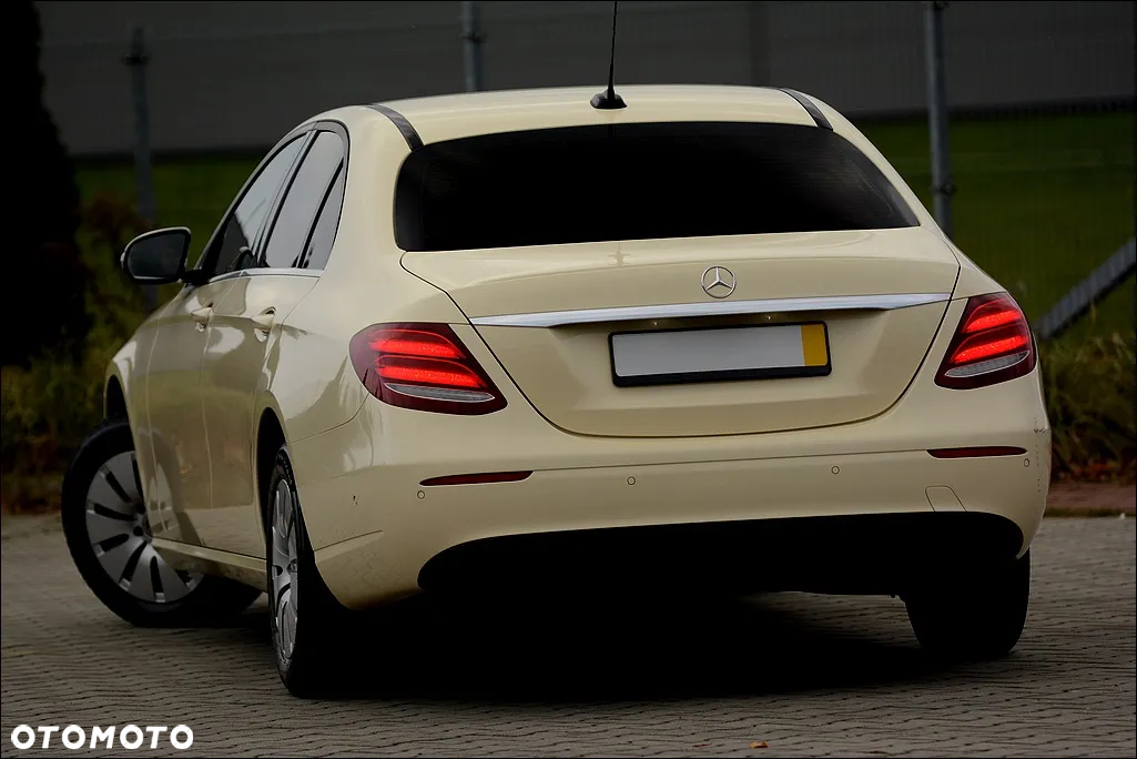 Mercedes-Benz Klasa E 200 d 9G-TRONIC - 3
