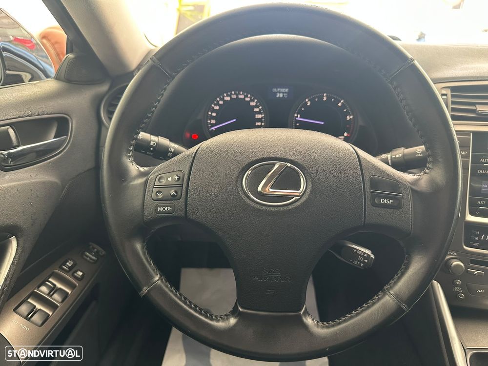 Lexus IS 220 d Base L6 - 15