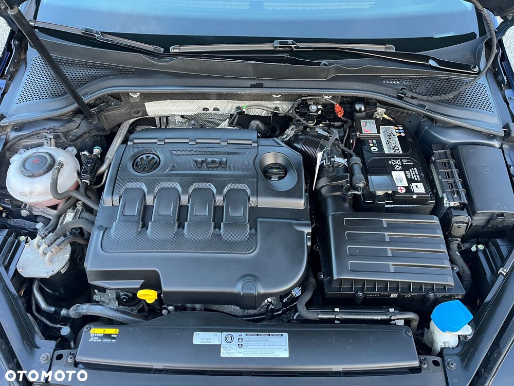 Volkswagen Golf 2.0 TDI BlueMotion Technology DSG Highline - 39