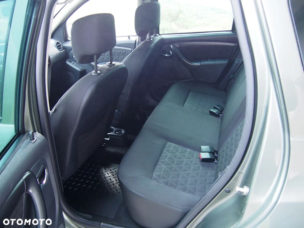 Dacia Duster 1.2 TCe Celebration - 23