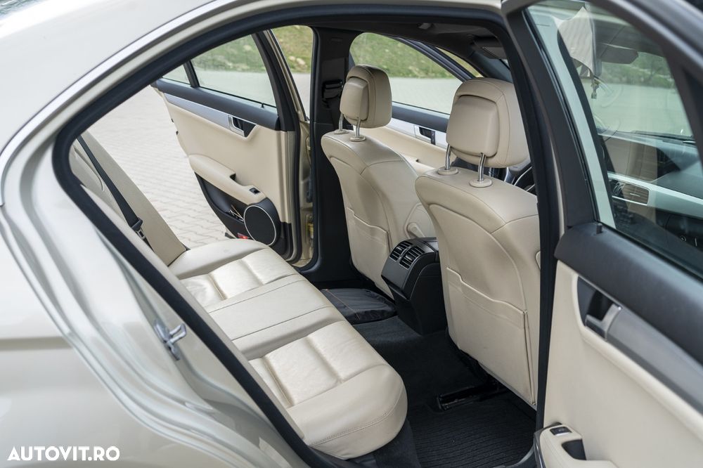 Mercedes-Benz C 250 CGI Automatik BlueEFFICIENCY Elegance - 10