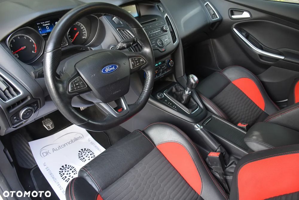 Ford Focus 2.0 EcoBoost ST mit Leder-Sport-Paket - 20